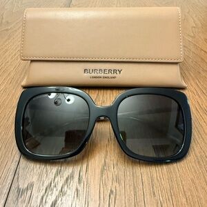 Burberry Caroll Oversized Sunglasses